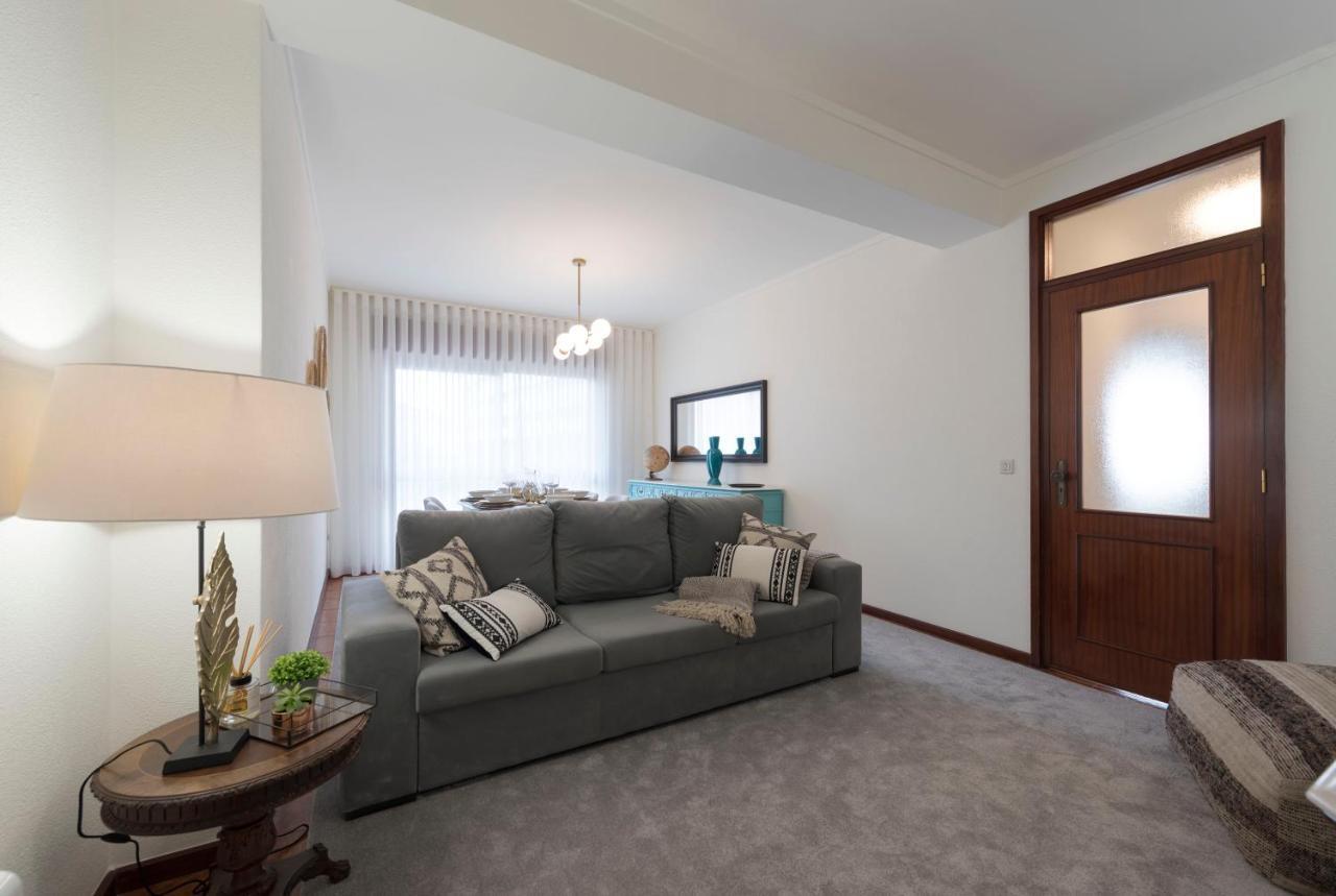 Lovelystay - Newly Decorated 2Br Flat With Free Parking Βίλα Νόβα ντε Γκάια Εξωτερικό φωτογραφία