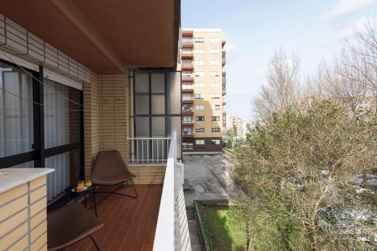 Lovelystay - Newly Decorated 2Br Flat With Free Parking Βίλα Νόβα ντε Γκάια Εξωτερικό φωτογραφία