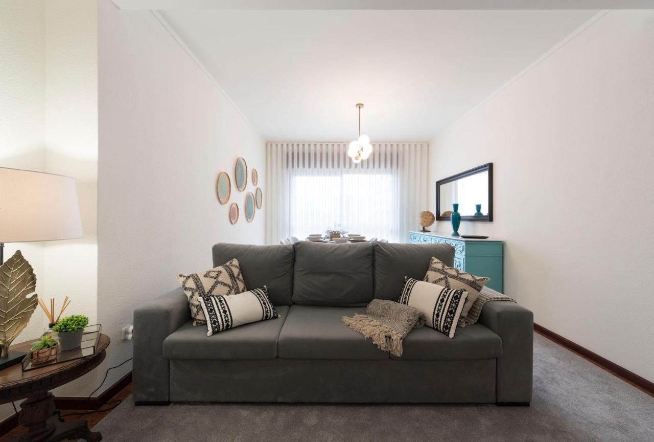 Lovelystay - Newly Decorated 2Br Flat With Free Parking Βίλα Νόβα ντε Γκάια Εξωτερικό φωτογραφία